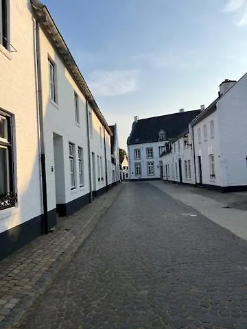 Bed and breakfast Benb 3*